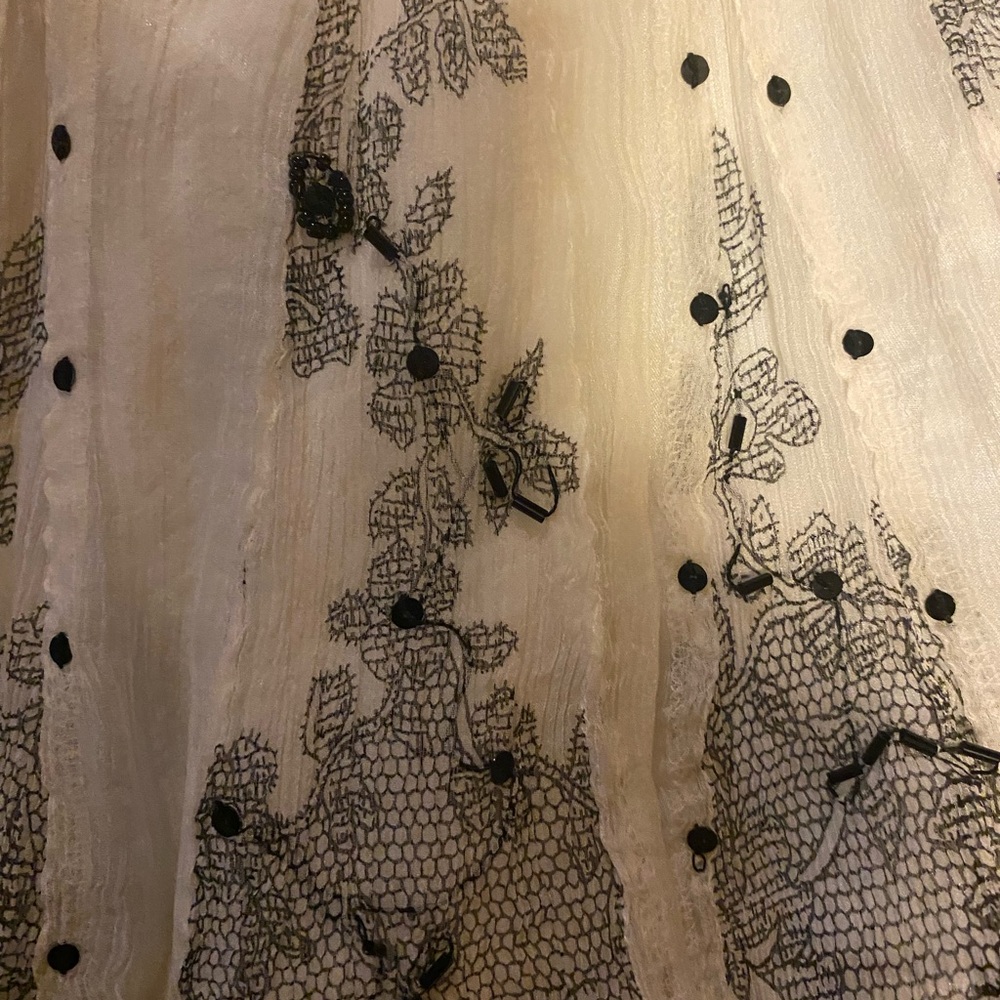 Forever 21 Cream and Black Floral A-Line Skirt - Picture 5 of 9